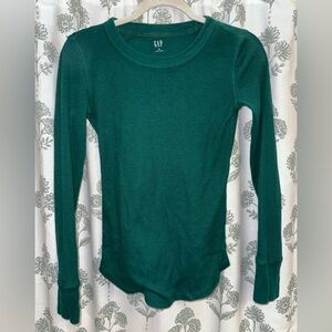 GAP Women's Long-Sleeve Crew Thermal Top in Dark Green